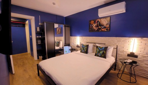 Standard Room, 1 Queen Bed, Non Smoking, City View
