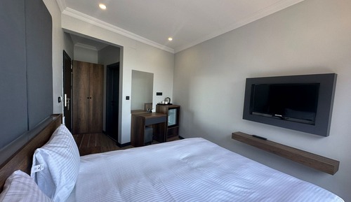 Senior Double Room Single Use