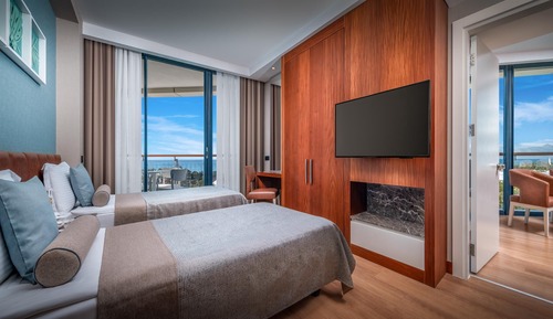 Family Room, Sea View