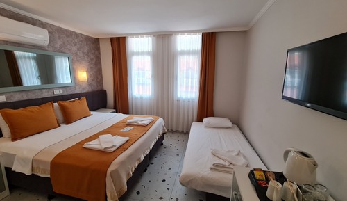 Comfort Triple Room