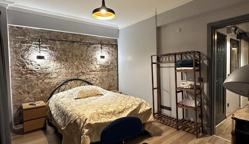 Standard Apartment, 1 Queen Bed, City View, Annex Building
