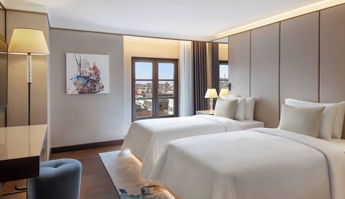 Deluxe Room, 2 Twin Beds, City View