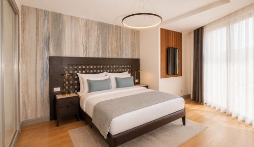King Suites Sea
