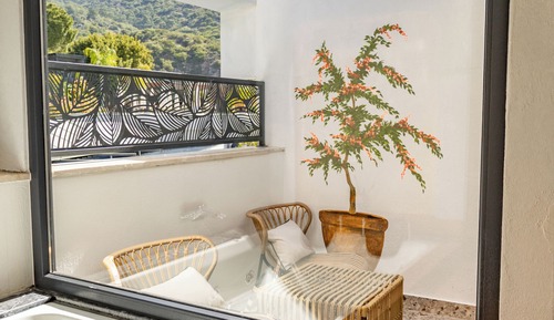 Honeymoon Room