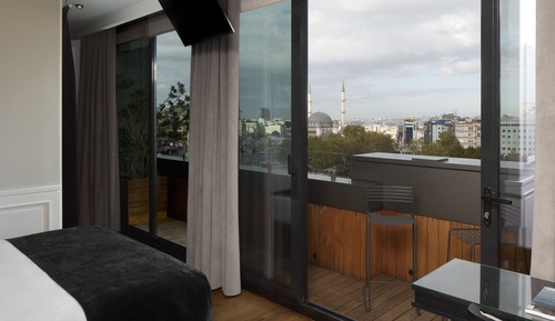 Deluxe Room, 1 Double Bed (Sky with Park view )