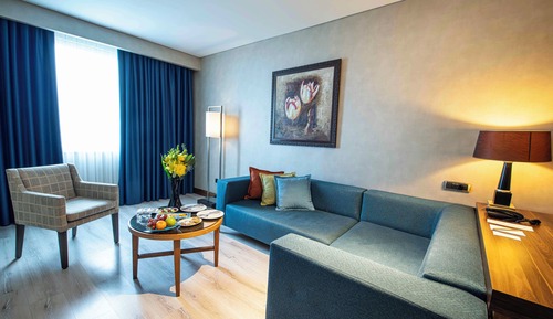 Deluxe Suite