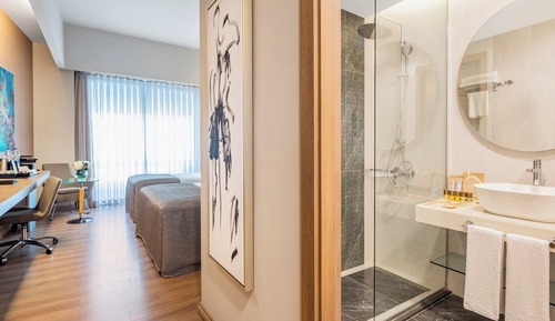 Deluxe City View Room With Balcony