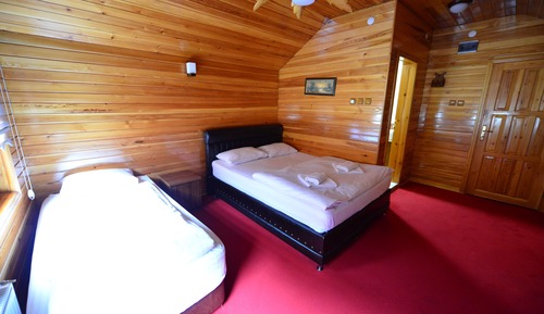 Bungalow (Triple)