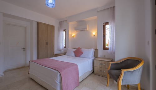 Villa, 5 Bedrooms (Olympia B1)