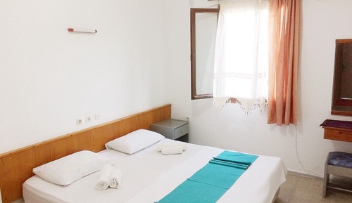 Economy Triple Room