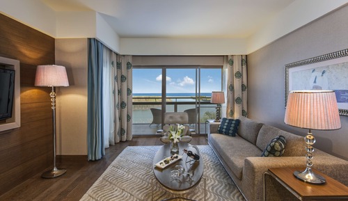 KING CORNER SUITE SWIM-UP WITH SEA VIEW