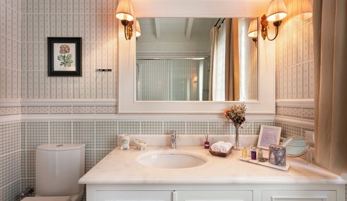 Honeymoon Suite