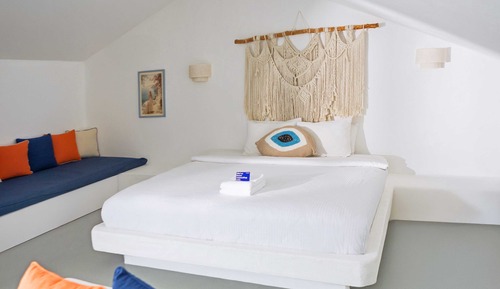 Comfort Penthouse, 1 King Bed, Jetted Tub, Mountain View