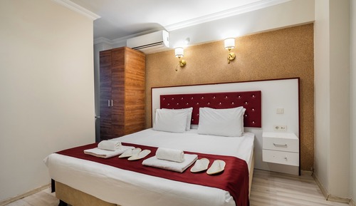 Economy Room