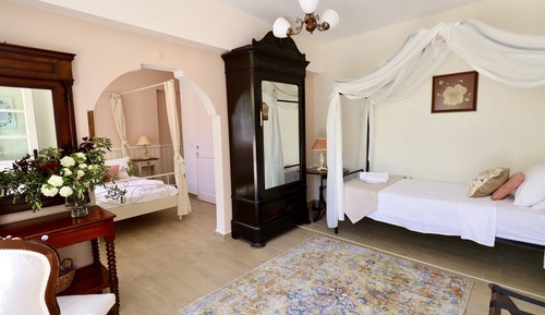 Deluxe Suite, Garden View