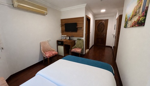 Economy Room