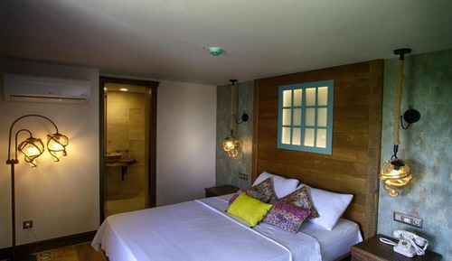 Standard Double Room, 1 Double Bed, Balcony, Sea View