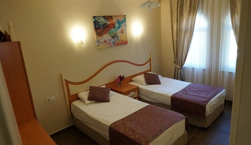 Classic Triple Room, Balcony, Garden View