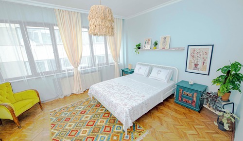 Deluxe Condo, City View