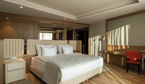 Executive Thermal Family Suite