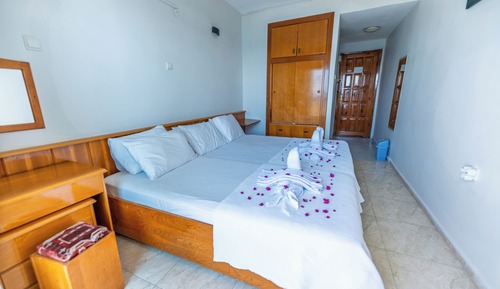 Standard Triple Room, Balcony, Sea View