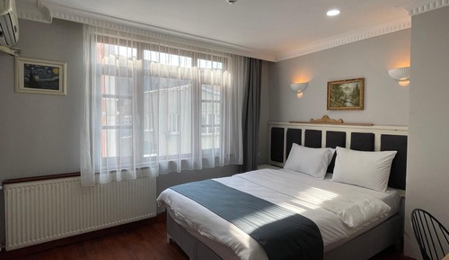 Deluxe Apartment