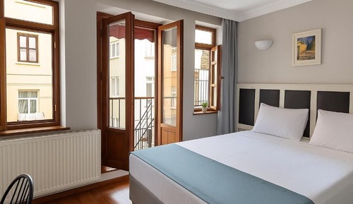 Classic Apartment, Balcony
