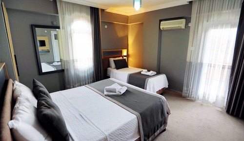 Comfort Triple Room, Balcony, City View