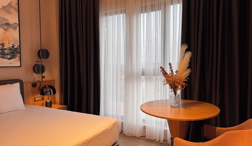 Deluxe Room, 1 Queen Bed with Sofa bed