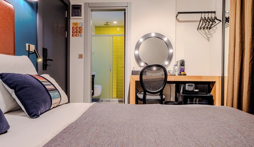 Economy Room
