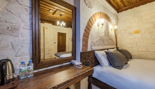 Comfort Room, Pool View