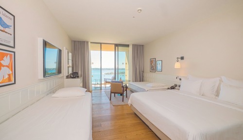 Deluxe Room, Sea View (DBL4)