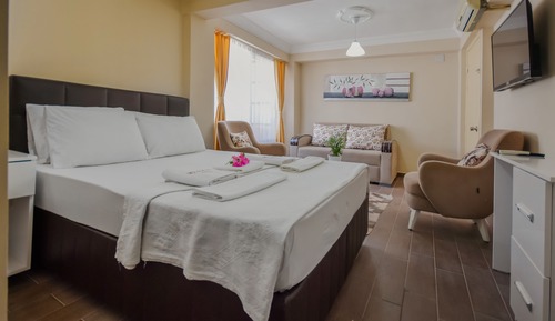 Deluxe Room, Balcony