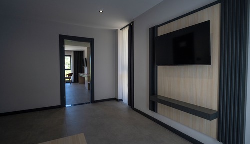 Suite, Valley View