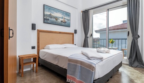 Deluxe Double Room, Balcony, Courtyard View