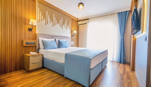 Standard Double or Twin Room, River View