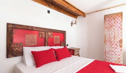 VELENA - Deluxe Room, Courtyard View
