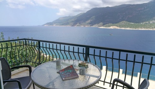 Deluxe Condo, Balcony, Sea View