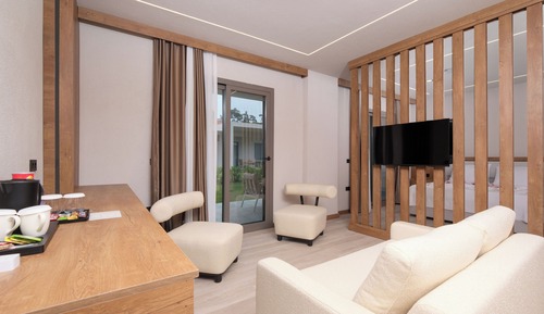 Premium Studio, Garden View