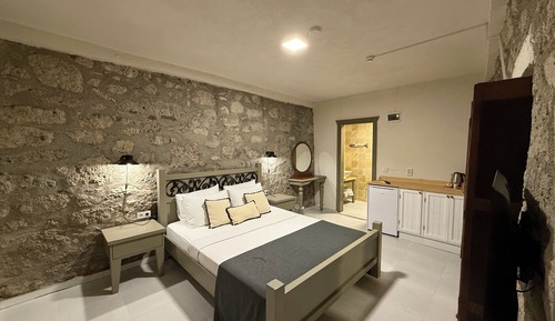 Standard Room, No Windows