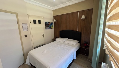 Economy Room