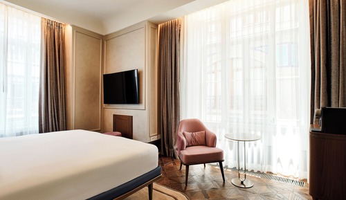 Family Room, 1 King Bed, Connecting Rooms