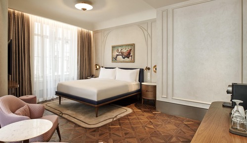 Suite, 1 King Bed (Camondo)