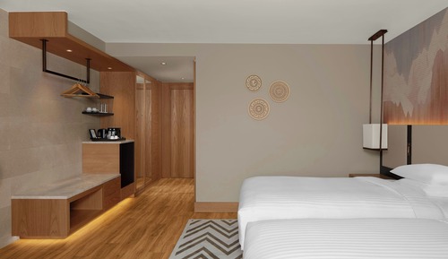 Superior Room, 2 Twin Beds, City View