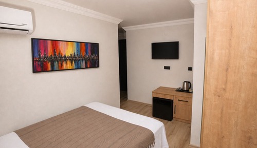 Single Room, Sea View