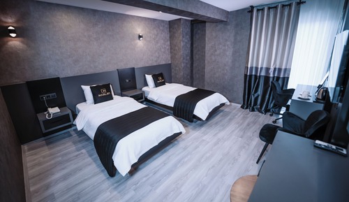 Standard Twin Room, City View