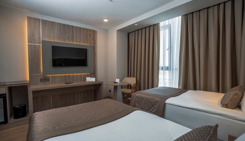 Deluxe Twin Room, Pool View