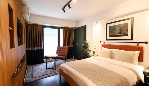 Deluxe Studio Suite