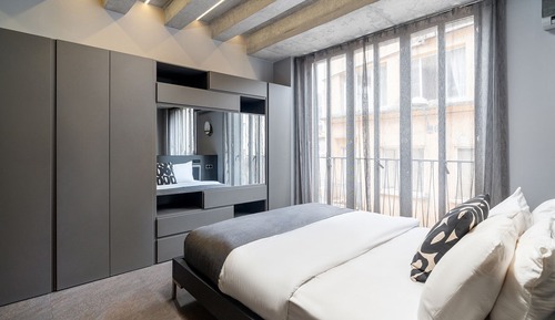 Elite Apartment, 1 Queen Bed, City View, Corner