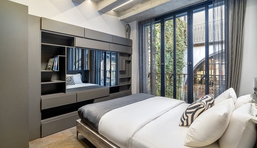 Standard Apartment, 1 Queen Bed, Non Smoking, Courtyard View (1)